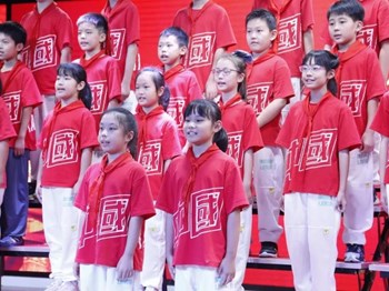 红歌嘹亮 童心向党——西渚实小三四年级组迎国庆活动